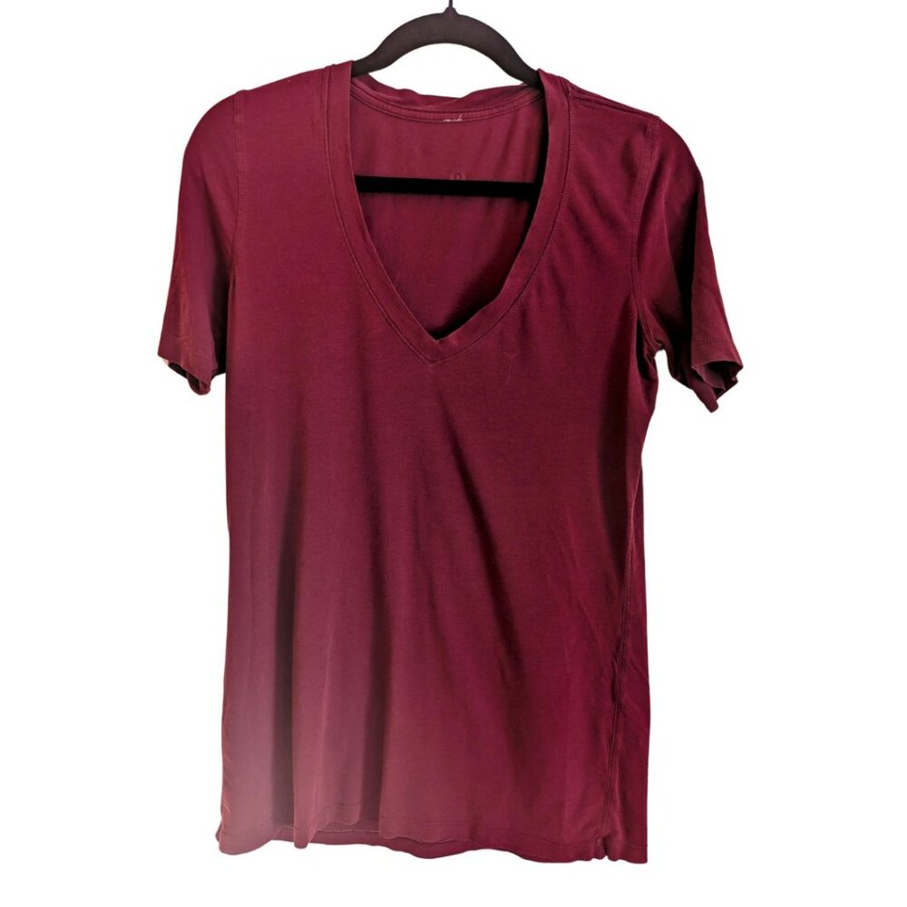 lululemon Love Tee Short Sleeve V Neck Size 6 Red Cotton Blend